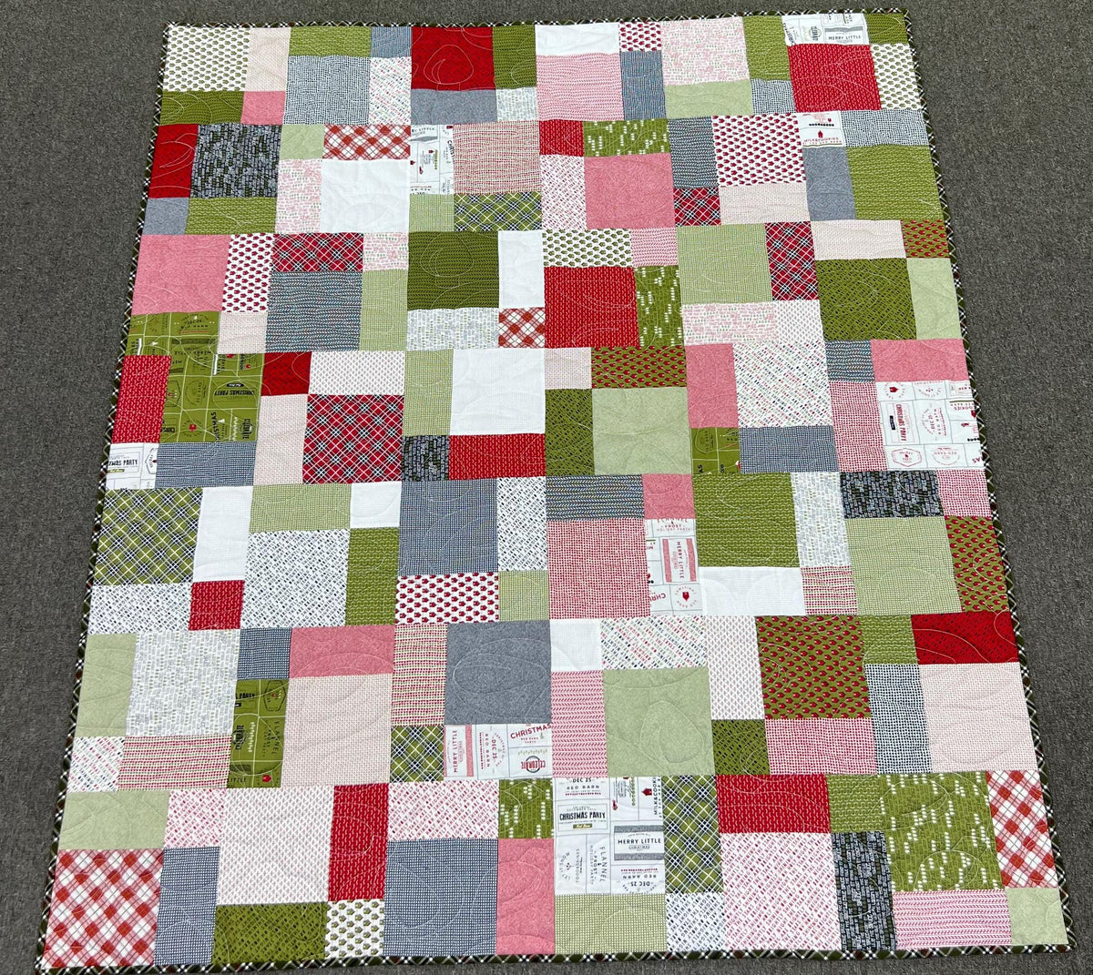 Christmas In The City outlet Lap Quilt hand made Patchwork Soft OOAK Farmhouse With al